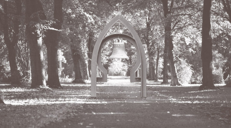 Elaine Hoffmann, Bestattung